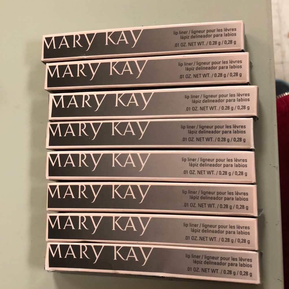 MaryKay lipliner bundle of 10 $13 each bundle $120